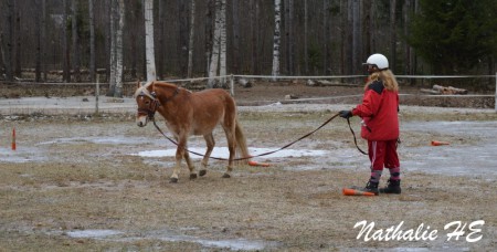 Sofie longerar lille Valle.